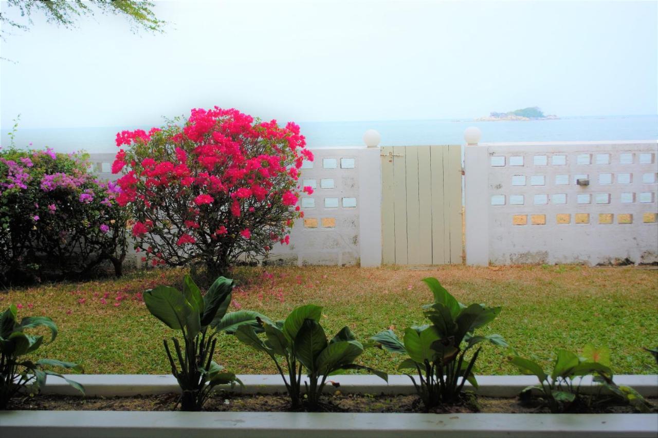 G&T'S Beach Front Villa Tanjung Bungah  Exteriér fotografie