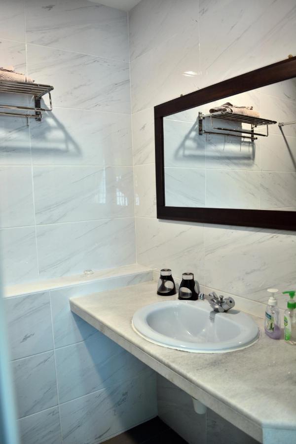 G&T'S Beach Front Villa Tanjung Bungah  Exteriér fotografie