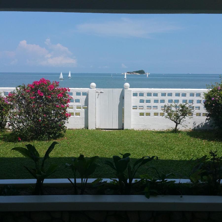 G&T'S Beach Front Villa Tanjung Bungah  Exteriér fotografie