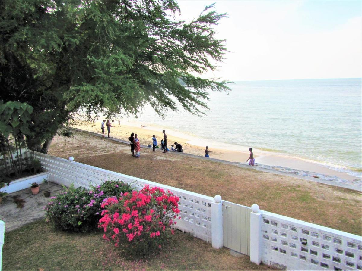G&T'S Beach Front Villa Tanjung Bungah  Exteriér fotografie
